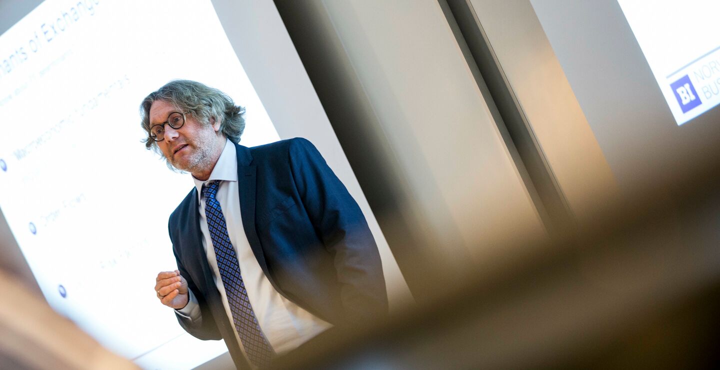 Professor Dagfinn Rime (bildet) mener Bitcoin er en boble og bobler sprekker. 