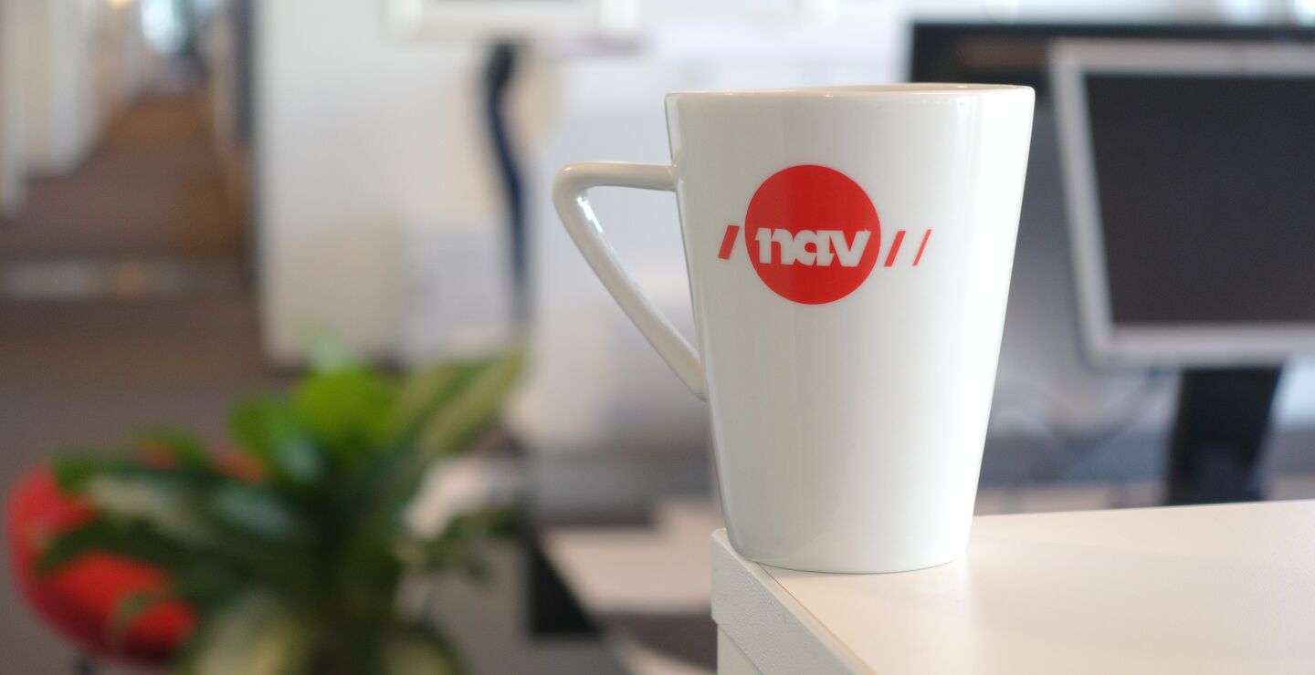 Kaffekopp med NAV-logo