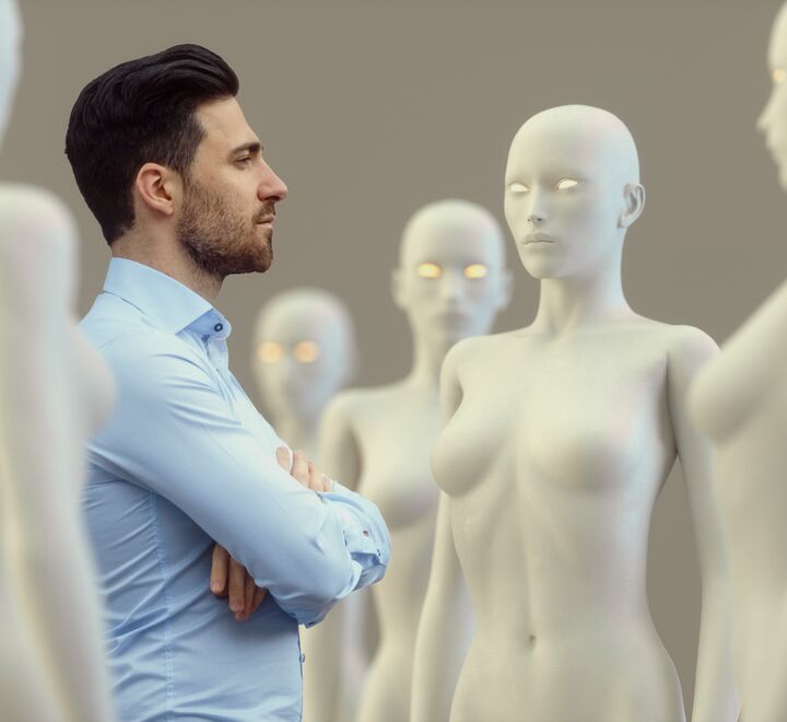 Forskere har undersøkt hva vi synes om sexroboter og kjærlighetsroboter. De har også spurt om vi blir sjalu hvis partneren vår skulle bruke det. (Illustrasjonsfoto: GettyImages).