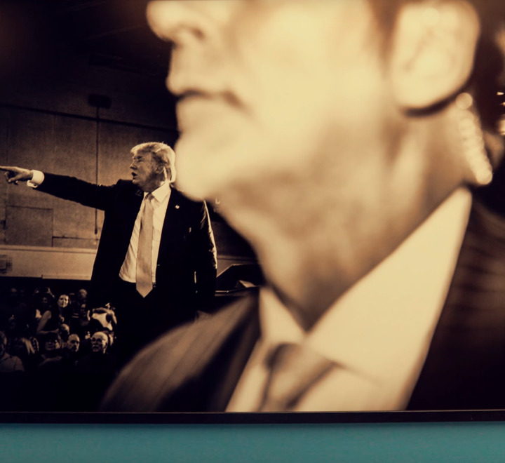 Makt svekker det moralske kompasset vårt, indikerer en ny studie (illustrasjonsfoto av personer med makt).