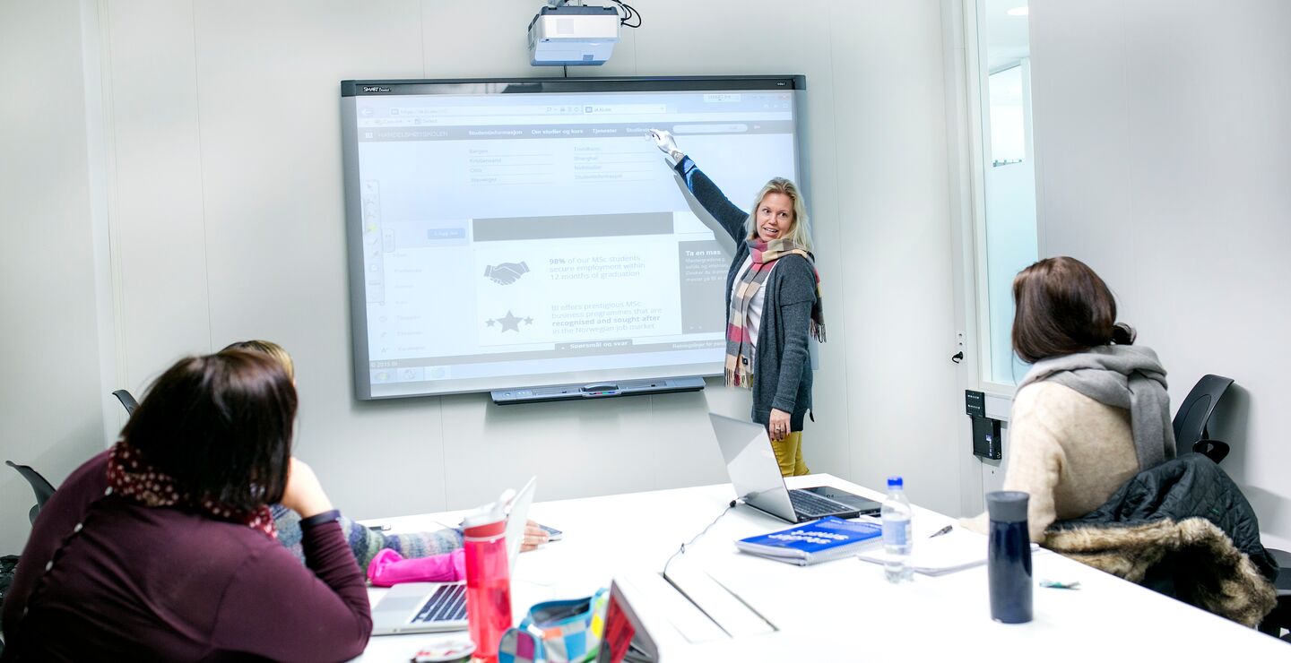 Mennesker i grupperom