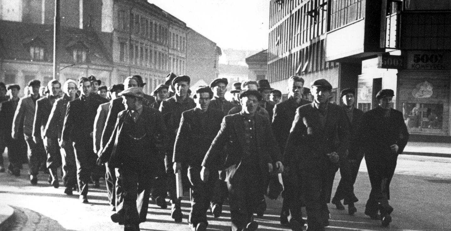 Arbeidere i Oslo demonstrerer mot arbeidsretten i 1945. (Foto: Scanpix/Arkiv).