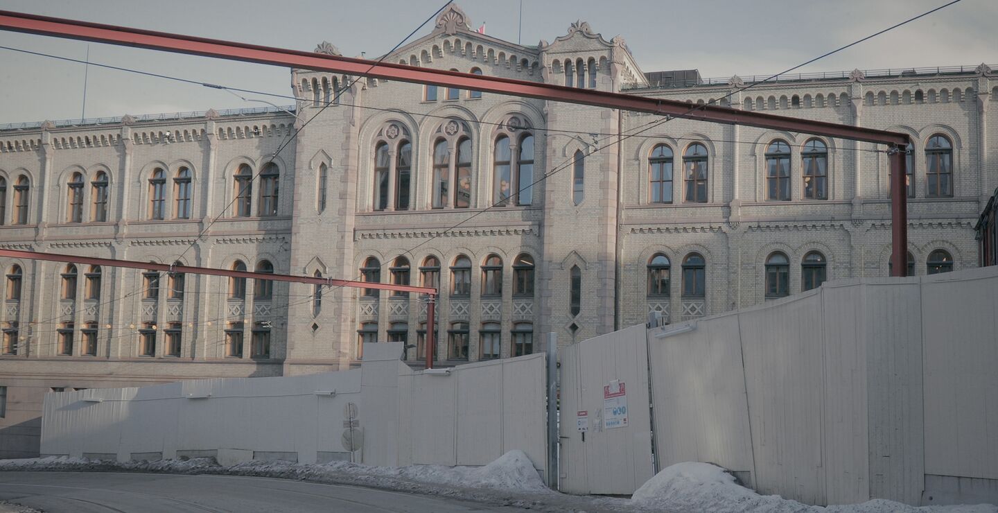 Byggekostnadssprekken på Stortinget er bare den siste i rekken av offentlige prosjekter som ender i sjokk og skandale. 