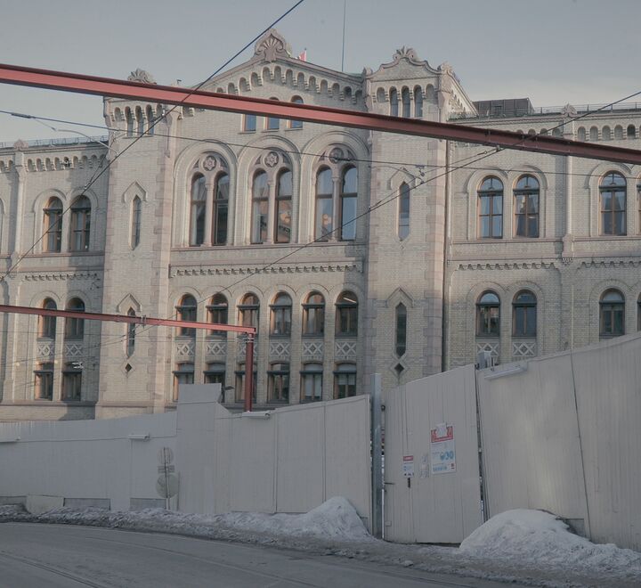 Byggekostnadssprekken på Stortinget er bare den siste i rekken av offentlige prosjekter som ender i sjokk og skandale. 