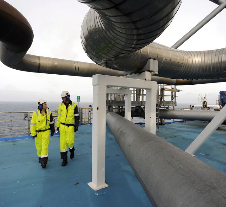 Tradisjonell, konkurranseutsatt industri i Norge er blitt knyttet opp mot den svært lønnsomme og teknologisk avanserte petroleumsnæringen og har opplevd styrket vekst og produktivitet. (Foto: Alsvik).