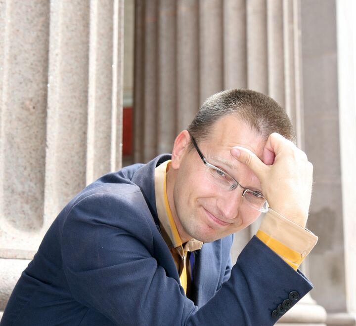 Øyvind Kvalnes (picture) writes about miracles of colaboration.