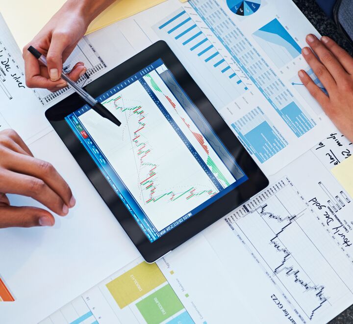 Styrene i norske små-og mellomstore bedrifter må nå være seg sitt ansvar bevisst gjennom aktiv ledelse i hele virksomheten, og evne og se utover den akutte tilstanden for å finne frem til strategier for lønnsomhet på lengre sikt basert på kundenes behov, skriver Frode Solberg. (Illustrasjonsfoto: Pixdelux).