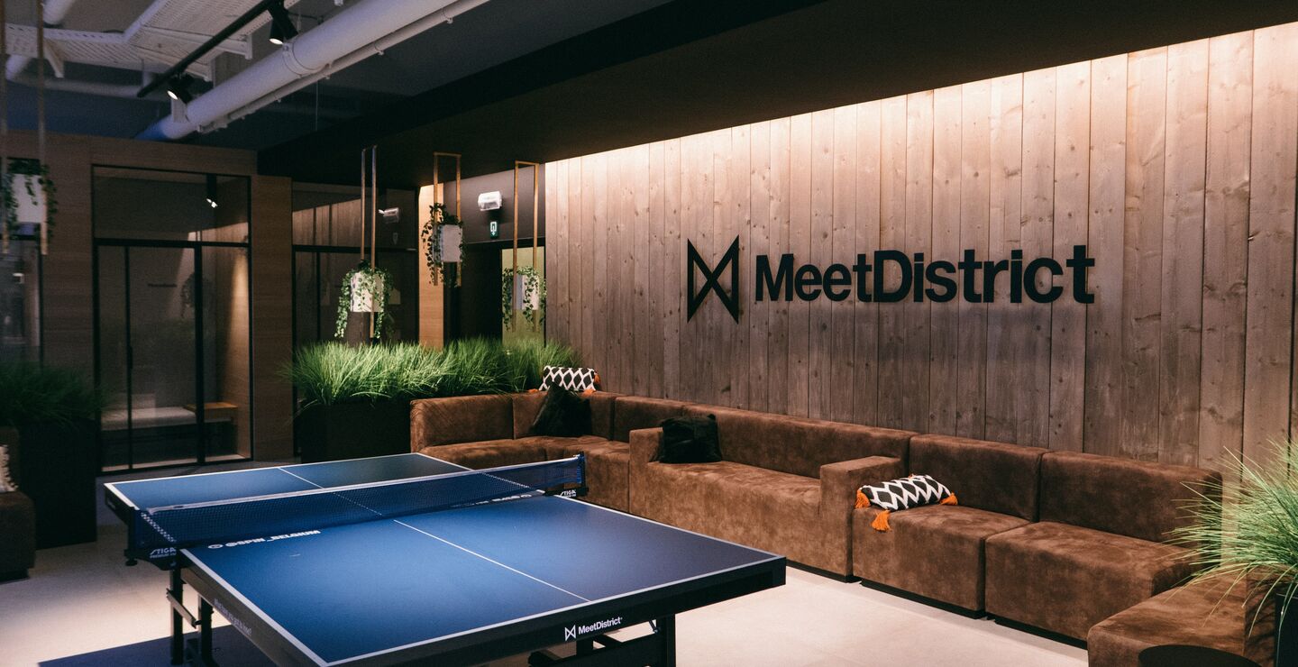 «Nå skal vi la de ansatte styre seg selv, og så skal vi sette opp et bordtennis-bord, akkurat som hos Google». Foto: Daan Stevens on Unsplash