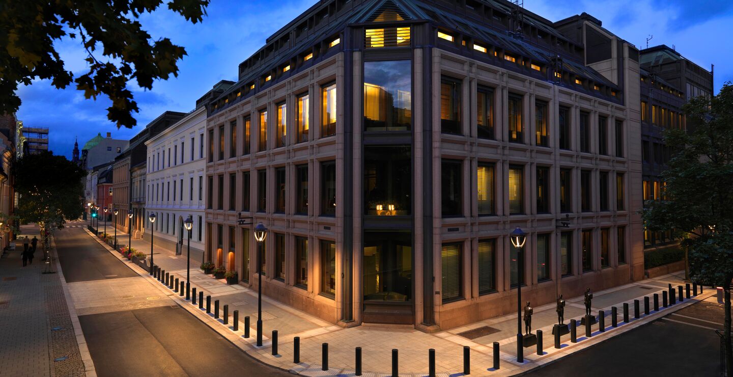 Vi har ikke bedt Norges Bank slutte med aktiv forvaltning, kun aksjeplukking, skriver artikkelforfatterne. (Foto: Norges Bank).