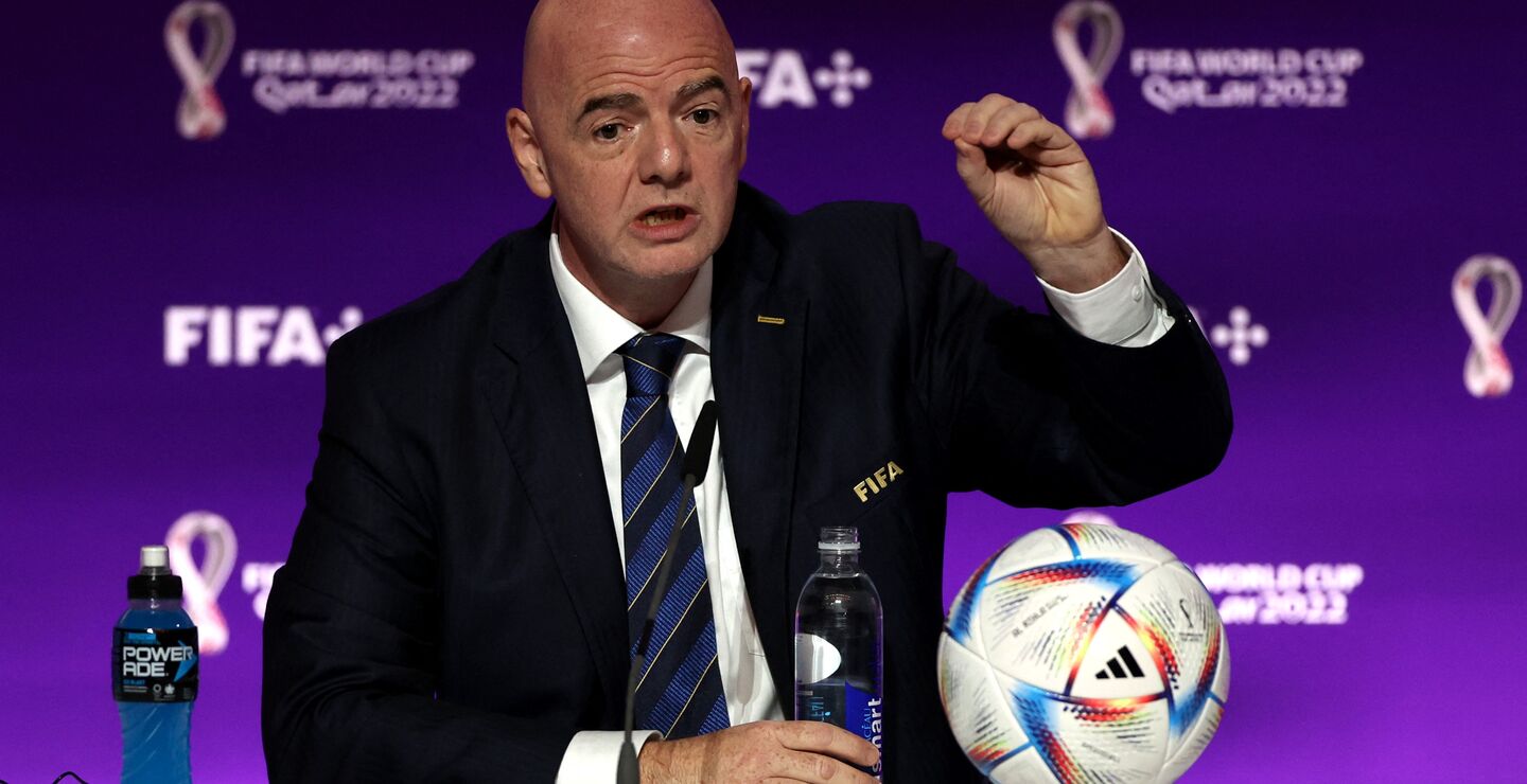 FIFA-sjef Fianni Infantino på en pressekonferanse
