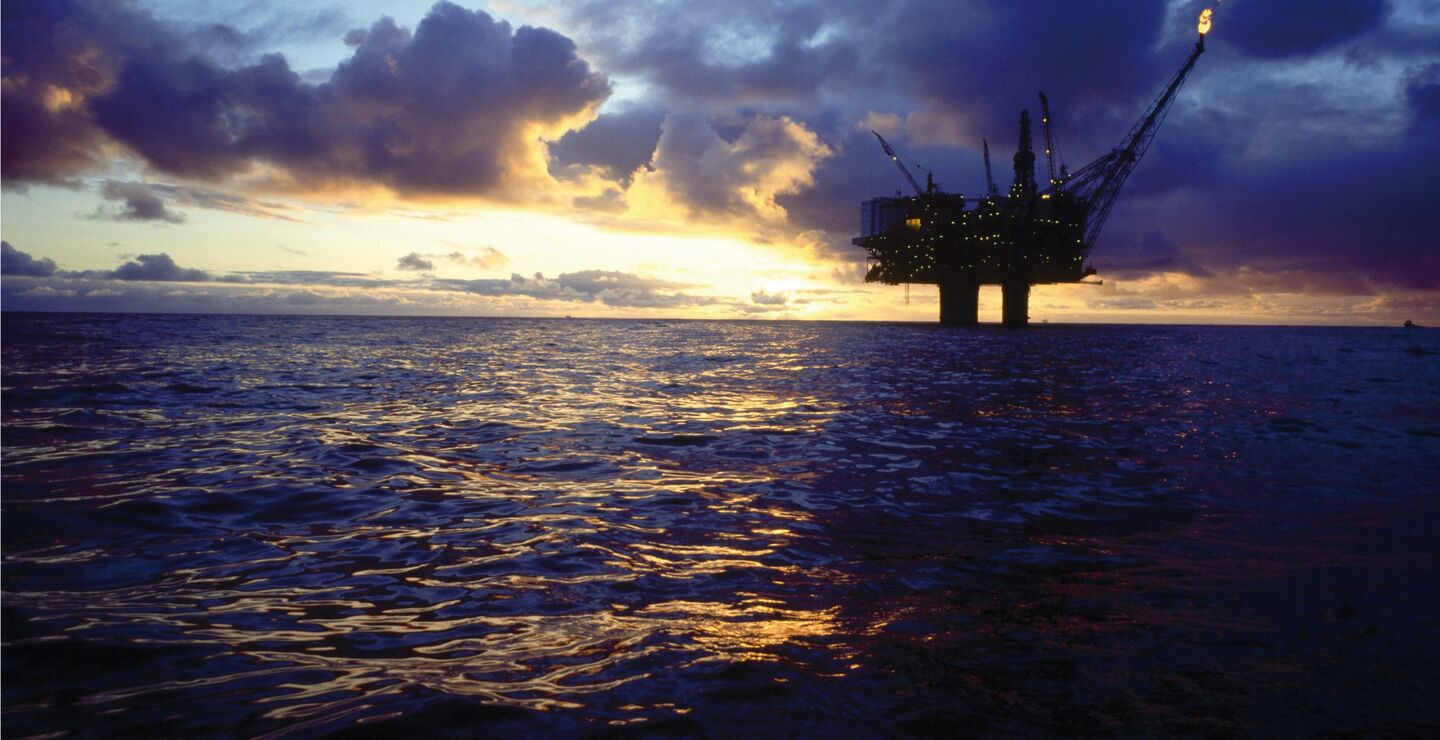 Den norske stat er som et gigantisk oljeselskap. Oljefondet bør selge oljeaksjene, skriver Knut Anton Mork (illustrasjonsfoto).