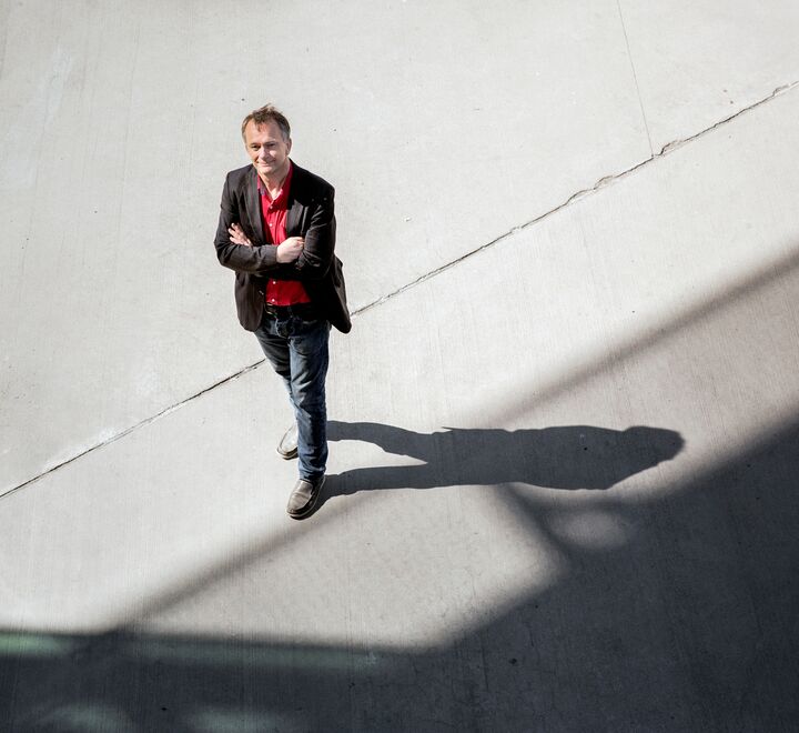 Professor Jan Ketil Arnulf has shown that it is possible to guess how people will respond in surveys before they are even asked 