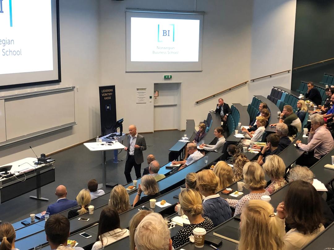 Hvilke verktøy kan hjelpe dagens ledere når de skal utarbeide nye strategier, spør Roy Elvegård (bildet) under Lederens Verktøykasse i august.