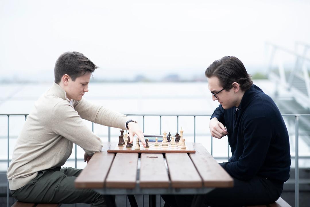BI Chess