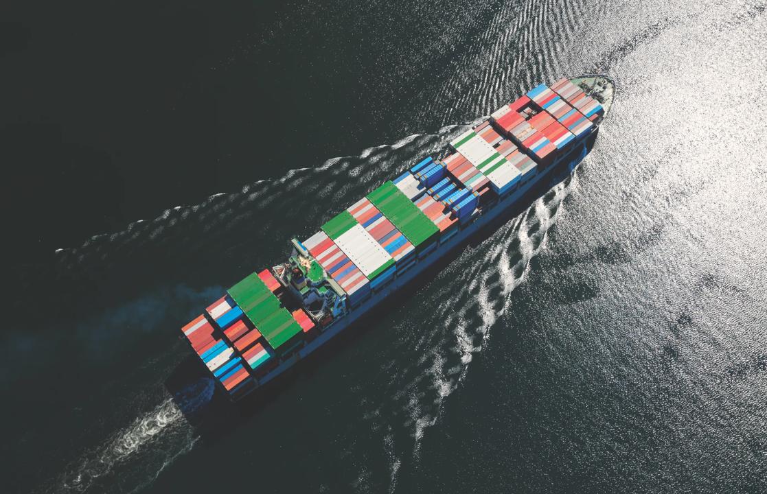 Shipping boat 