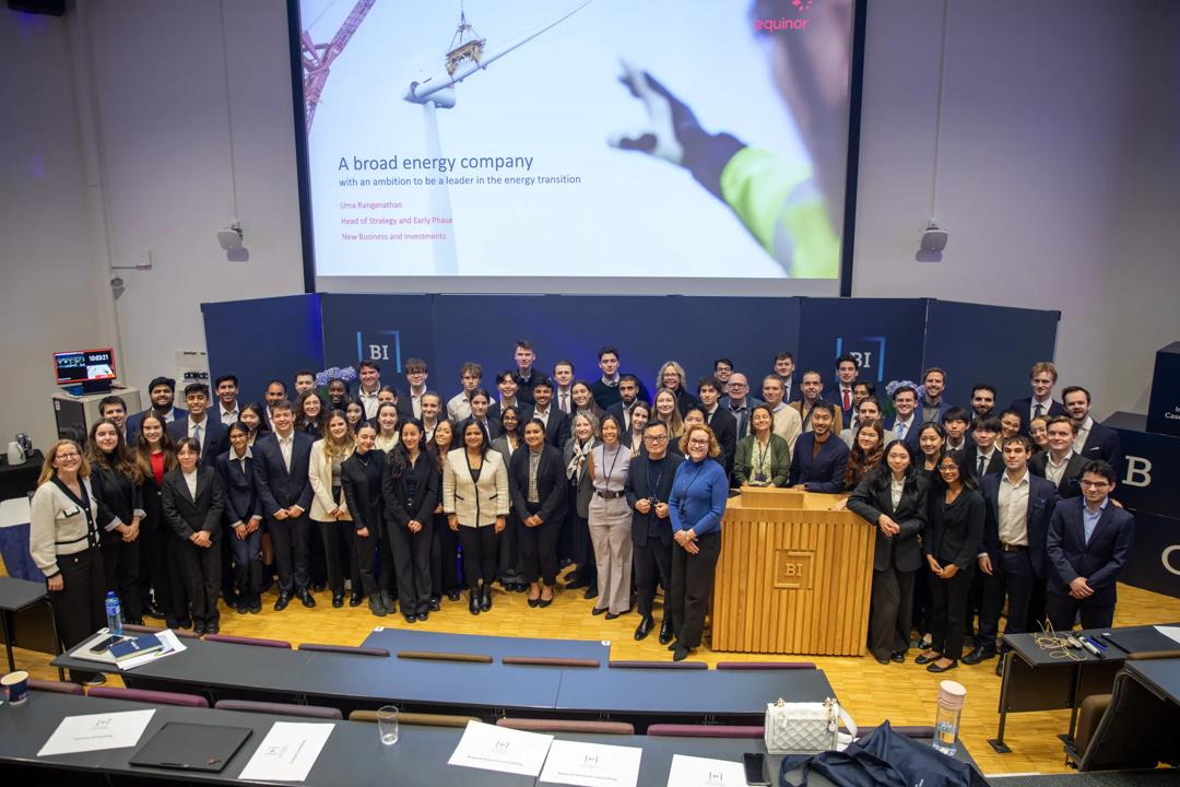 BIICC 2025. Group image of tall the participants and the jury.
