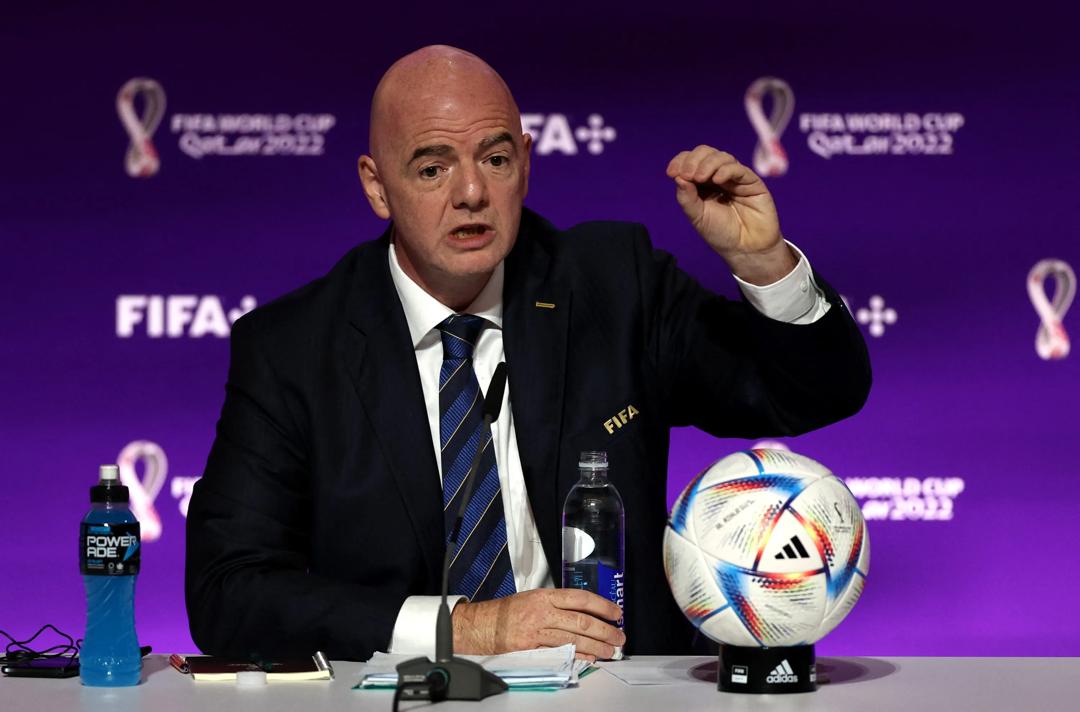 FIFA-sjef Fianni Infantino på en pressekonferanse