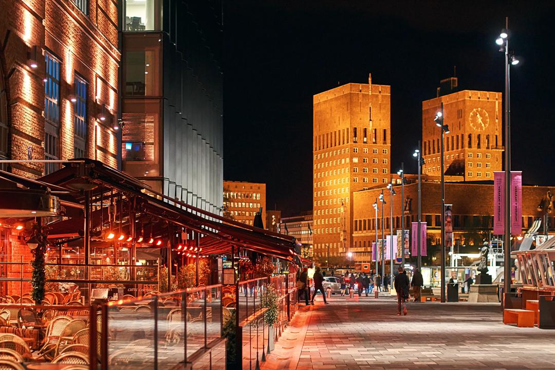 Oslo city hall at night