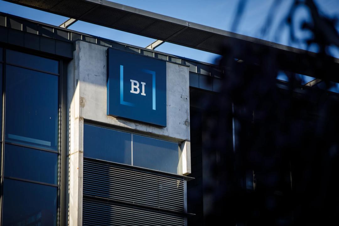 BI-logoen utenfor Campus Oslo