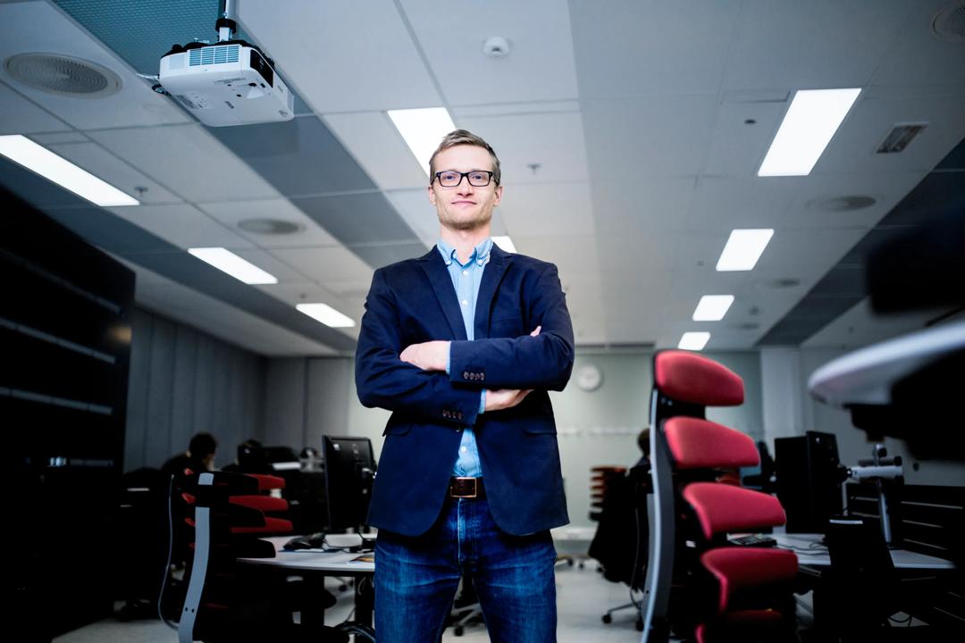 Deler av norsk økonomi vil trolig være koronarammet inntil alle er vaksinert, og det kan ta noen år, skriver Gisle James Natvik (bildet).