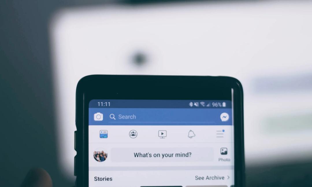 Måten en person bruker sosiale medier på, henger sammen med personlighetstrekk som ofte måles i arbeidslivet. (Foto: Joshua Hoehne, Unsplash)