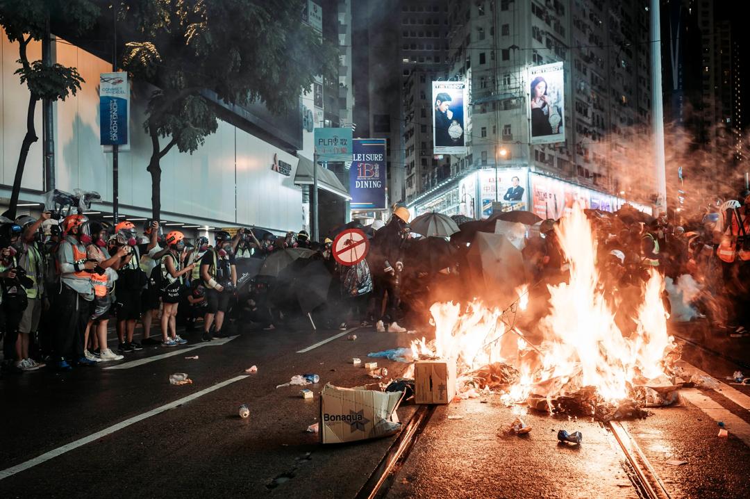 Jeg har vanskelig for å se for meg at demonstrasjonene i Hongkong (bildet) skal resultere i noe annet enn enten en fullstendig lammelse av Hongkong som samfunn eller en militær invasjon på linje med det som skjedde på Den himmelske freds plass for 30 år siden. Foto: Zuma Press