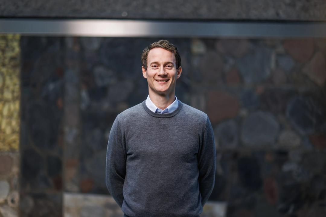 A picture of Øyvind sitting in a chair