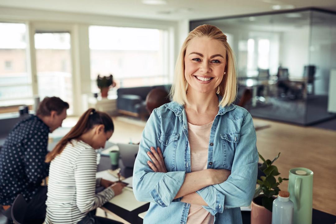 Woman smiling to the camera