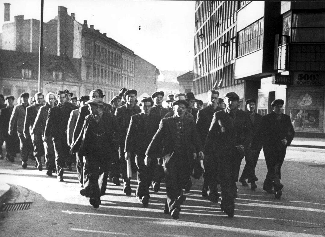 Arbeidere i Oslo demonstrerer mot arbeidsretten i 1945. (Foto: Scanpix/Arkiv).