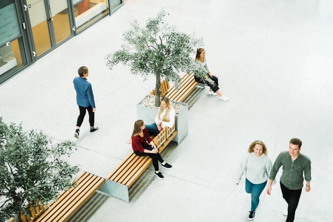 Studenter på campus Bergen