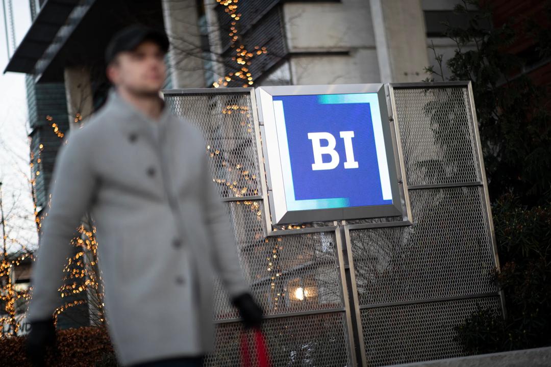BI logoen utenfor campus Oslo
