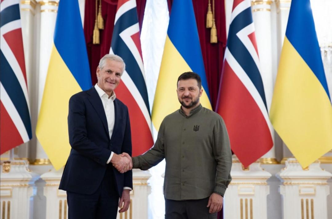 Statsminister Jonas Gahr Støre i møte med Ukrainas president Volodymyr Zelensky