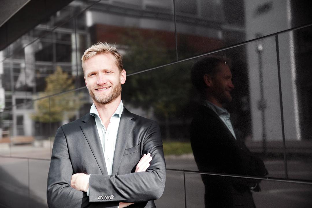 Kreditorer lar insolvente bedrifter med permitterte arbeidere overleve for å hente inn kontantstøtte, men trekker ut pluggen straks støtteordningene er omme, skriver Gisle James Natvik (bildet).
