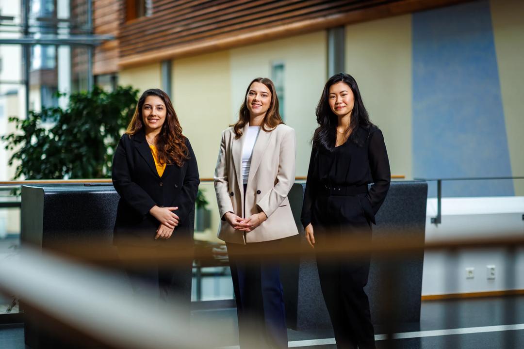 Women in finance and tech scholarship 01