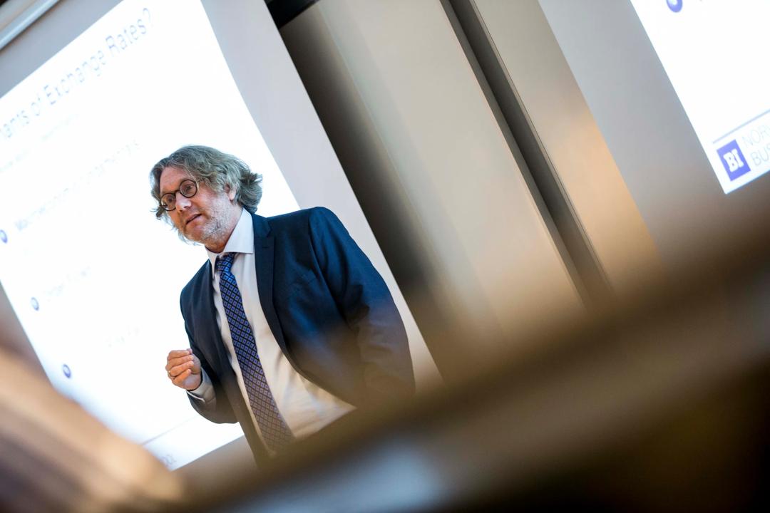 Professor Dagfinn Rime (bildet) mener Bitcoin er en boble og bobler sprekker. 