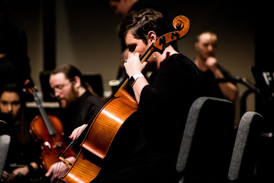 Orkester (Foto: Kael Bloom, Unsplash).