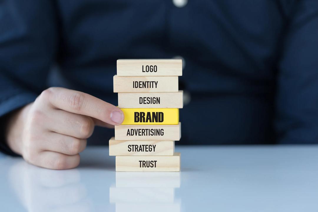 Illustrasjon: blokker med "brand concept" i fokus