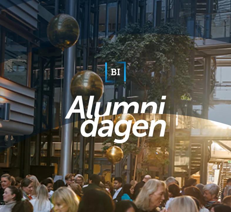 Bilde fra Alumnidagen 2025. Bilde av deltagere som står og mingler.