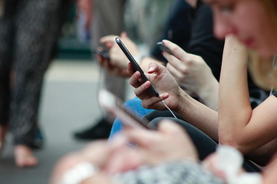 Person holding a phone