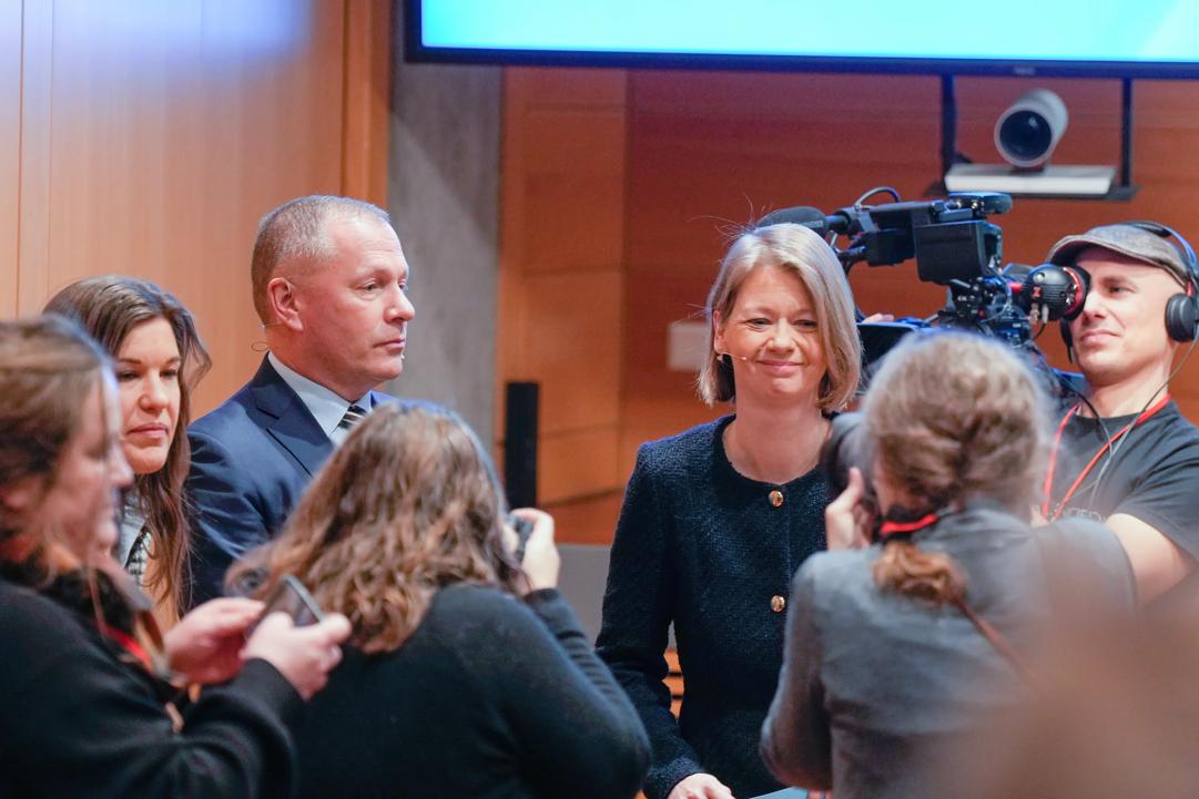 Oljefond-sjef Nicolai Tangen og sentralbanksjef Ida Wolden Bache på presentasjonen av resultatet for Oljefondet i 2022.