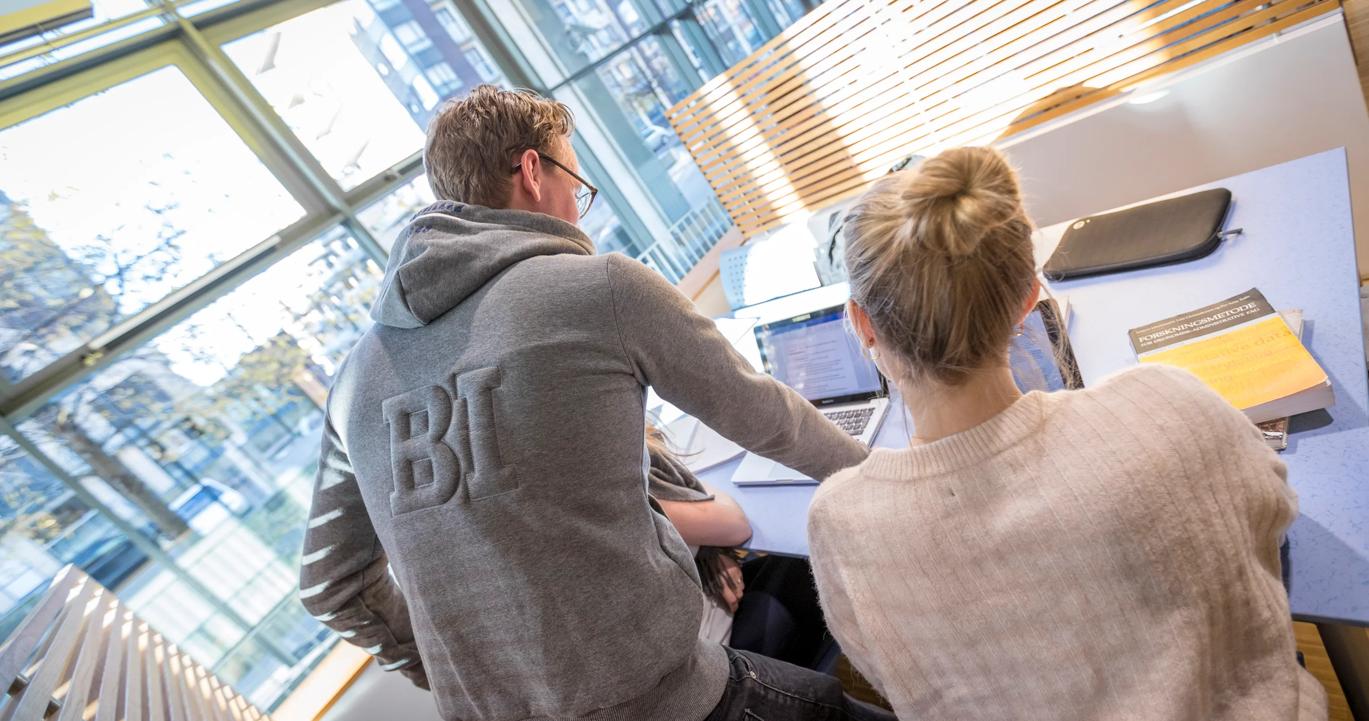 Students getting study guidance