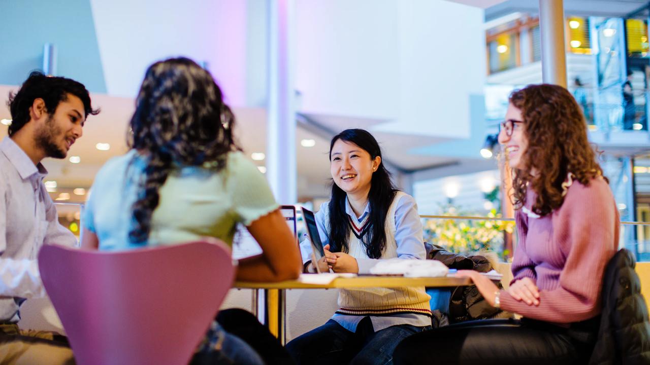 Students at campus Oslo