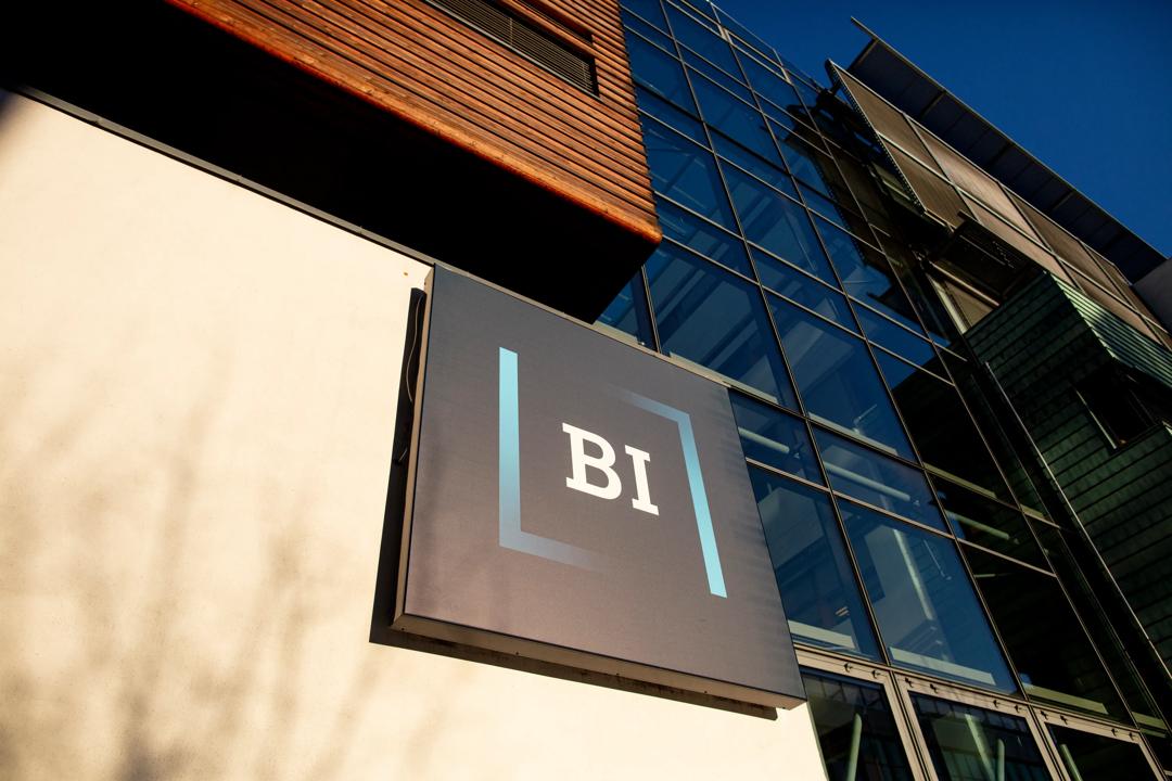BI Norwegian Business School logo at Campus Oslo