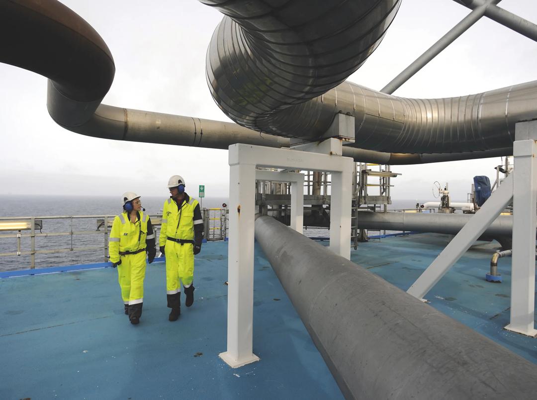 Tradisjonell, konkurranseutsatt industri i Norge er blitt knyttet opp mot den svært lønnsomme og teknologisk avanserte petroleumsnæringen og har opplevd styrket vekst og produktivitet. (Foto: Alsvik).