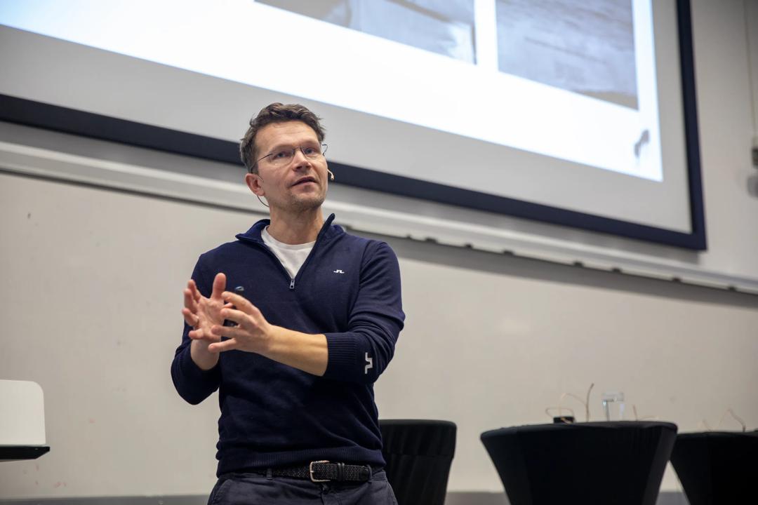 Martin Bech Holte under et foredrag på BI