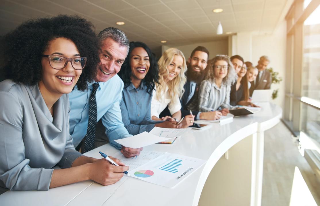 Forbes Magazine recently reported that first-generation American migrants were starting businesses at over twice the rate of natives. (Illustrationphoto of a group of peple with cuktural diversity).
