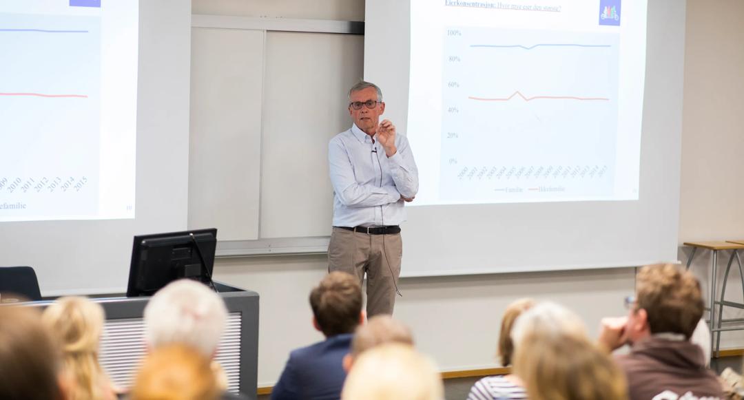 Professor Øyvind Bøhren ved Institutt for finans er tildelt Handelshøyskolen BIs pris for samfunnspåvirkning og forskningskommunikasjon 2018. Vinneren av denne prisen må demonstrere sine ferdigheter i et eget arrangement.
