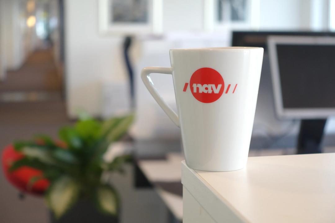 Kaffekopp med NAV-logo