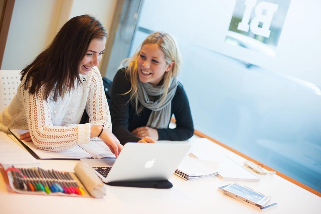 Student getting study guidance