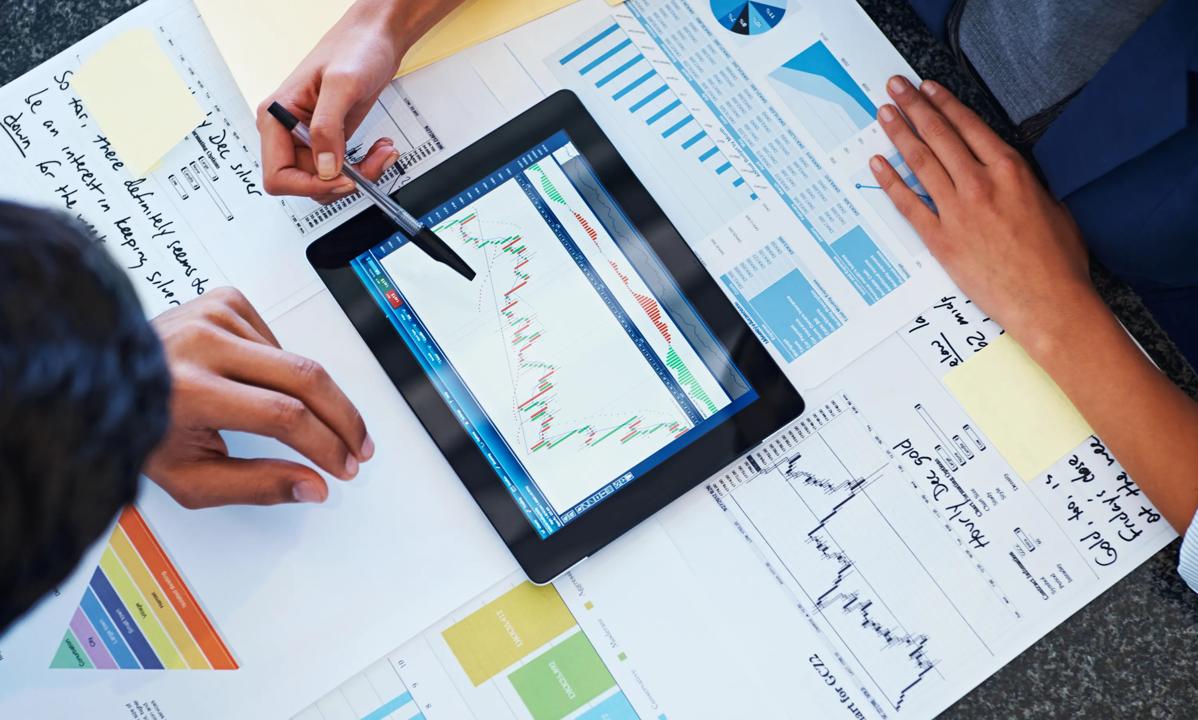 Styrene i norske små-og mellomstore bedrifter må nå være seg sitt ansvar bevisst gjennom aktiv ledelse i hele virksomheten, og evne og se utover den akutte tilstanden for å finne frem til strategier for lønnsomhet på lengre sikt basert på kundenes behov, skriver Frode Solberg. (Illustrasjonsfoto: Pixdelux).